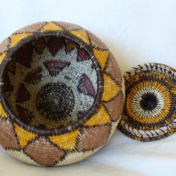 Panamanian Indian hand woven basket native Embera Wounaan triangle patterns - Picture 10 of 11